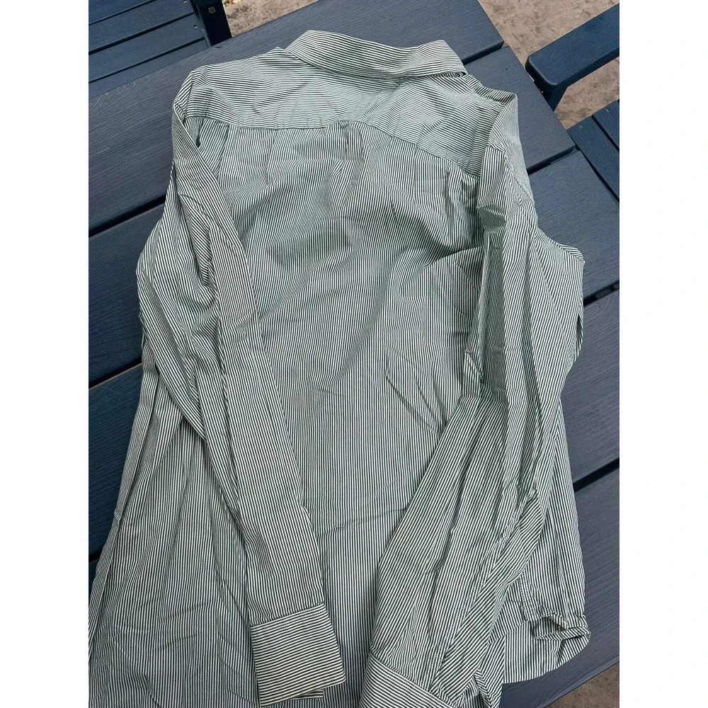 IZOD Luxury Sport Mens Large Green White Striped Button Down Shirt Long Sleeve